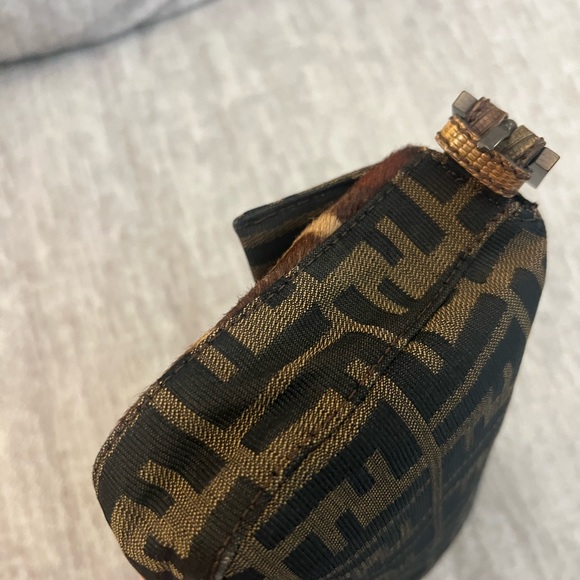 Fendi Baguette - Picture 10 of 15